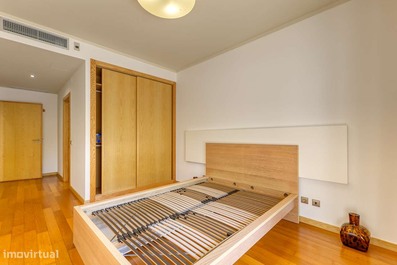 Apartamento T2, piscina e lugar de estacionamento - S Martinho Porto-24