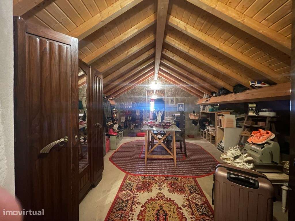 Moradia única na Abela - Espaço, Conforto e Tradição!-24
