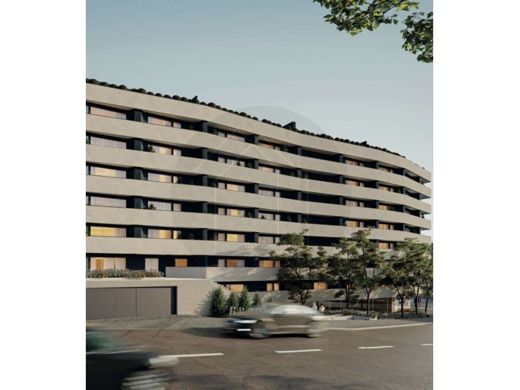 Apartamento T3 com espaço exterior 41m2 e garagem na AVª Fernão Mag...-8