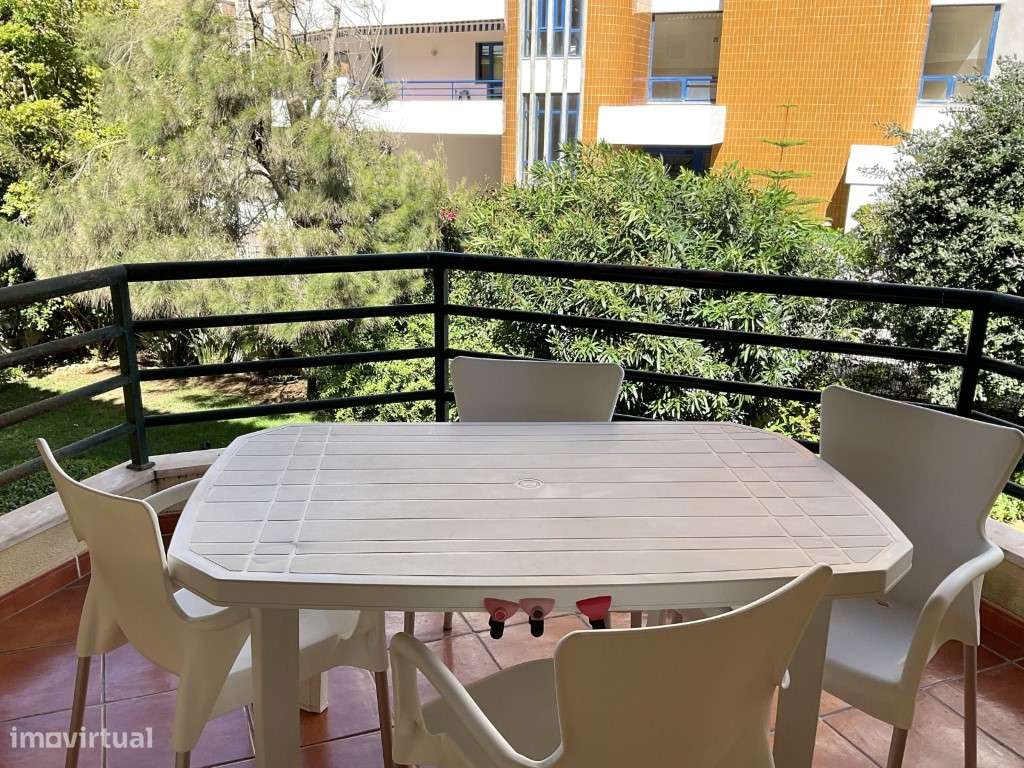 Apartamento T2, arrendar, condomínio, primeira linha de mar na Guia... - Grande imagem: 5/18