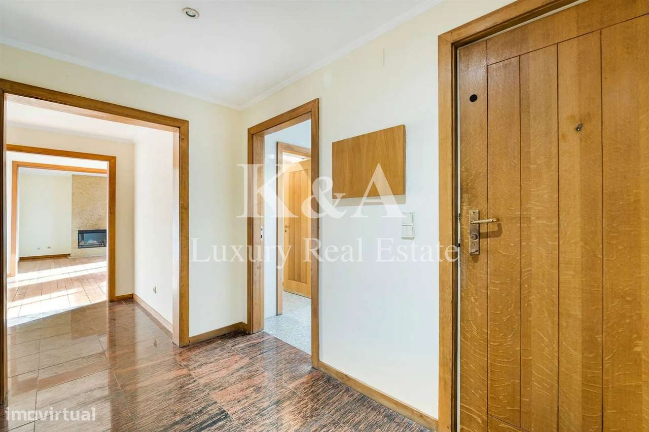 Apartamento T4 na Foz, a escassos metros da praia. - Grande imagem: 3/15