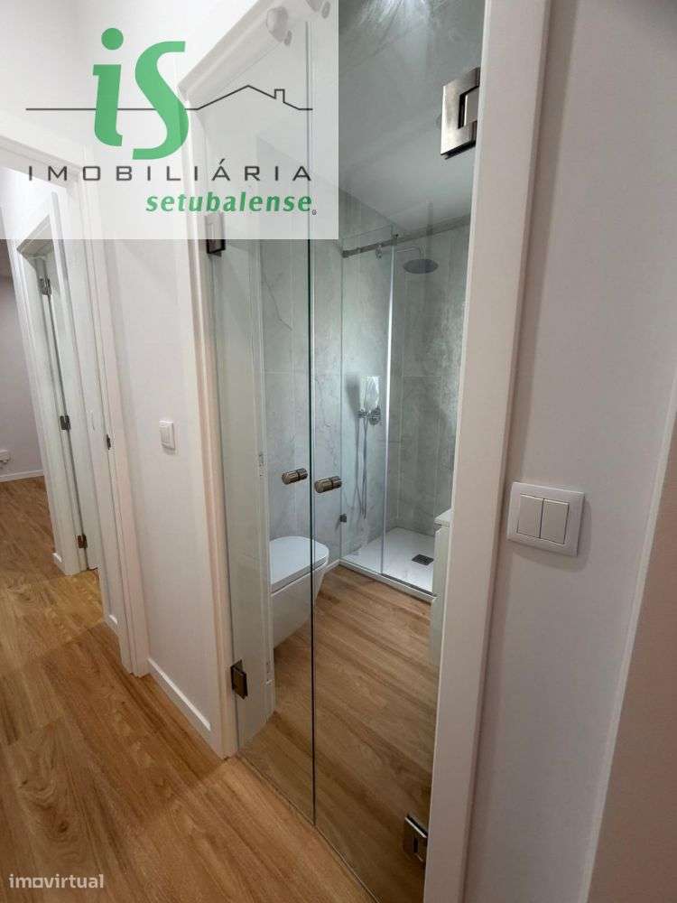 MORADIA PARA VENDA NO BAIRRO DA CONCEIÇÃO EM SETÚBAL-33