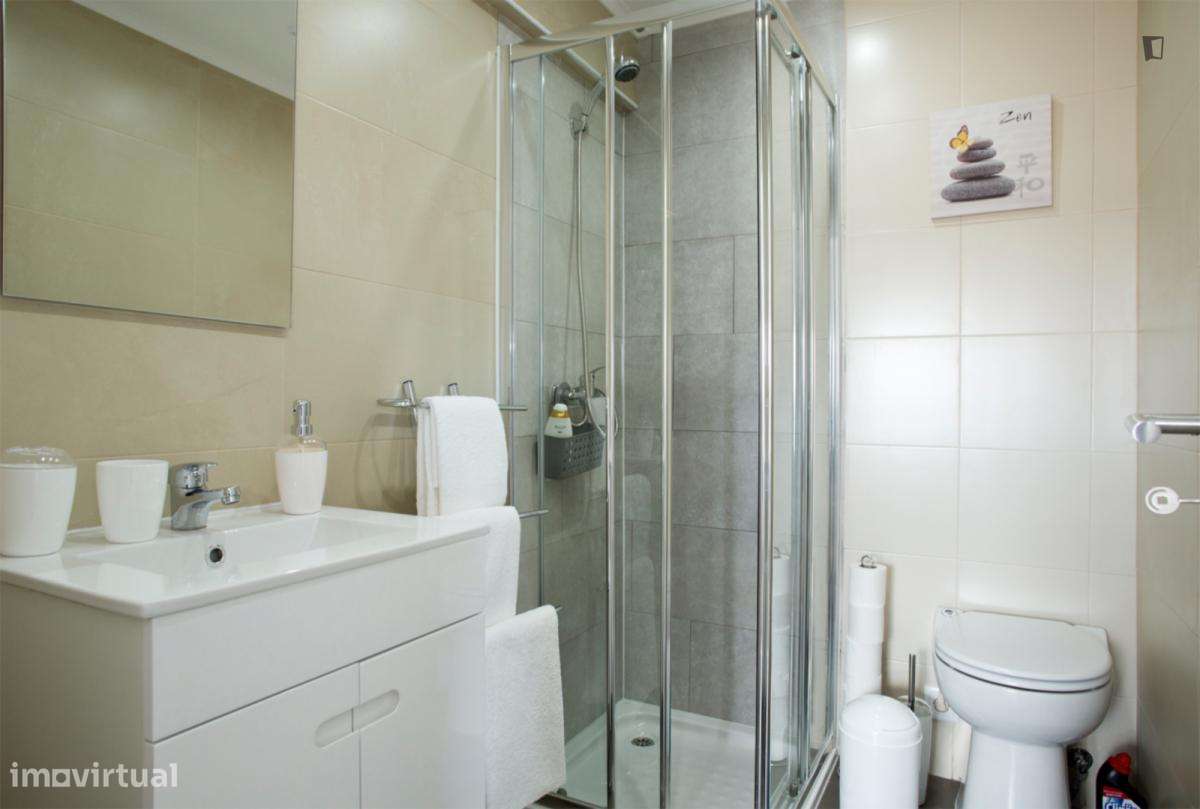 Quarto - localizado em Chelas Lisbon - Grande imagem: 4/9