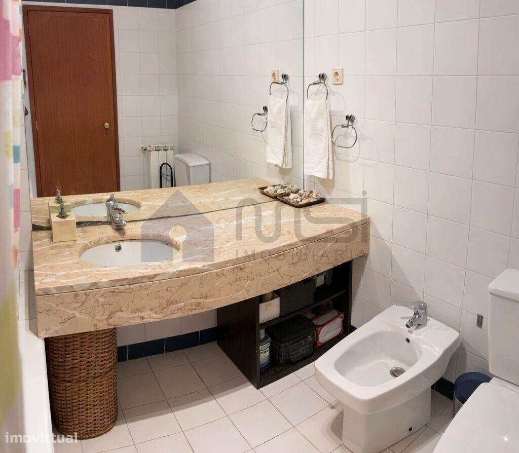 T3 Duplex Luminoso a 5 minutos da Praia – Leça da Palmeira-16