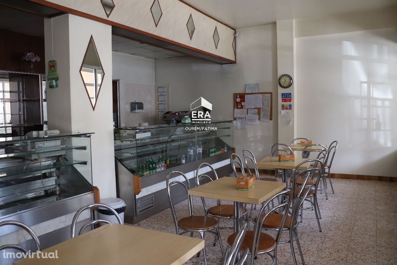 Vende-se café/padaria em Ourém