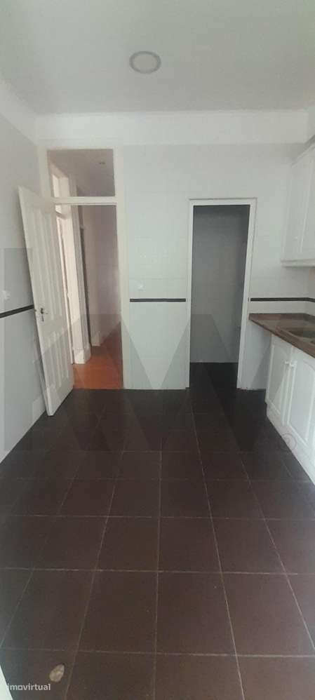 T2 Renovado C/ Terraço Centro Campo Ourique - Grande imagem: 4/10