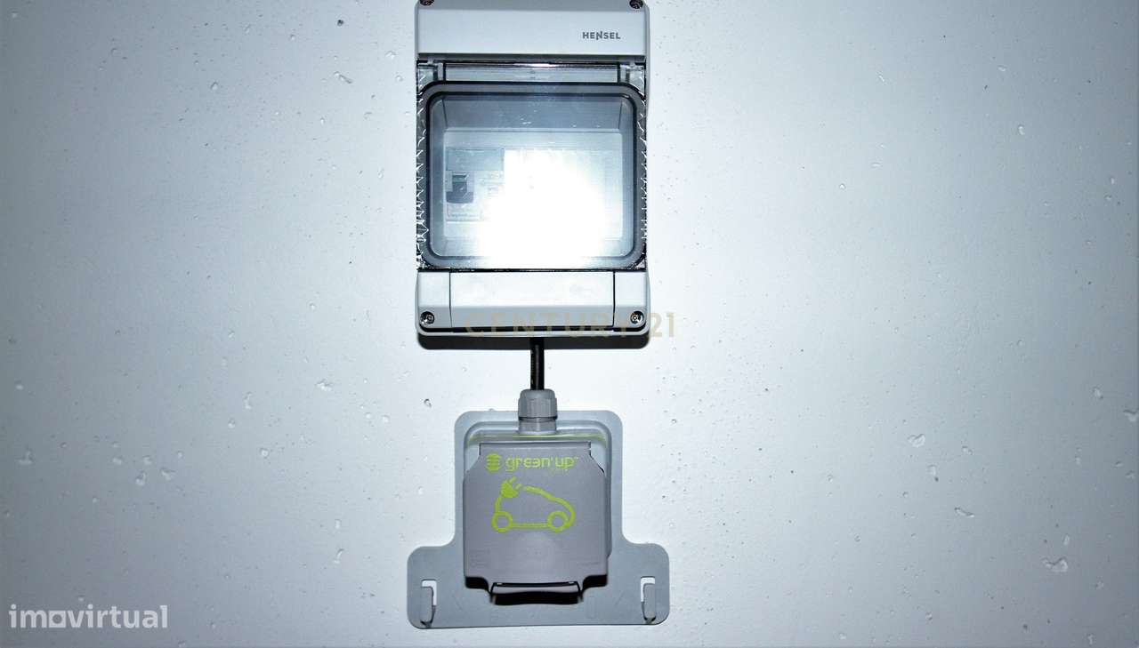 T3 Tires - 3 parqueamentos e arrecadação-6