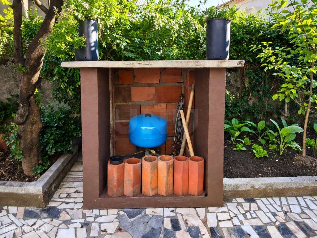 À primeira vista é uma casa como tantas outras. Na prática, é muito...-33