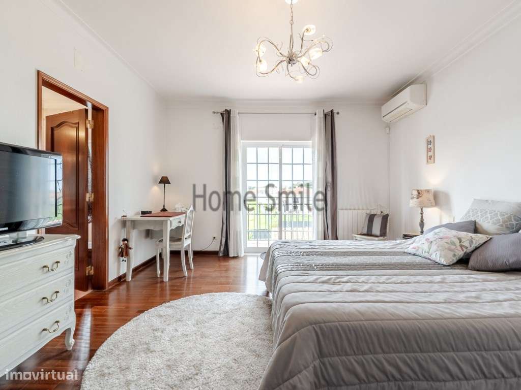 MORADIA COM PISCINA. EXCELENTE QUALIDADE-22