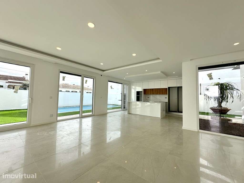 Moradia Térrea à Venda em Azeitão, T4 com 3 Suites e Piscina - Grande imagem: 5/34