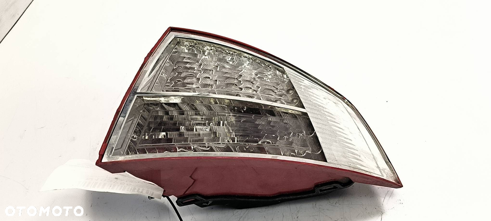 LAMPA PRAWA TYŁ AUDI A8 D3 W12 - 4