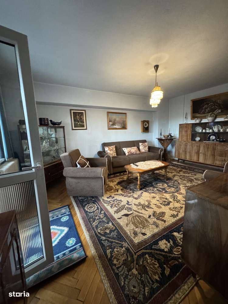 Apartament spatios , etaj 1 ! - Imagine principală: 4/11