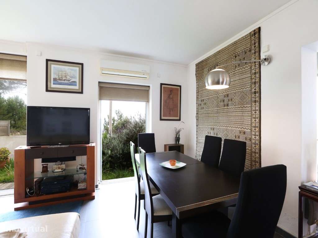 Moradia T3 de Arquitetura Contemporânea com Piscina Coberta e Vista... - Grande imagem: 5/36