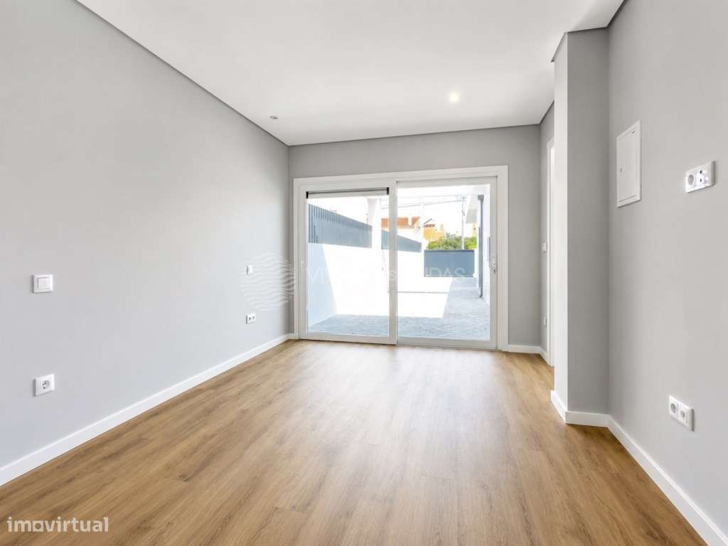 Oferta da Escritura | Moradia T3+1 Térrea com 307 m² em Fernão Ferro-10