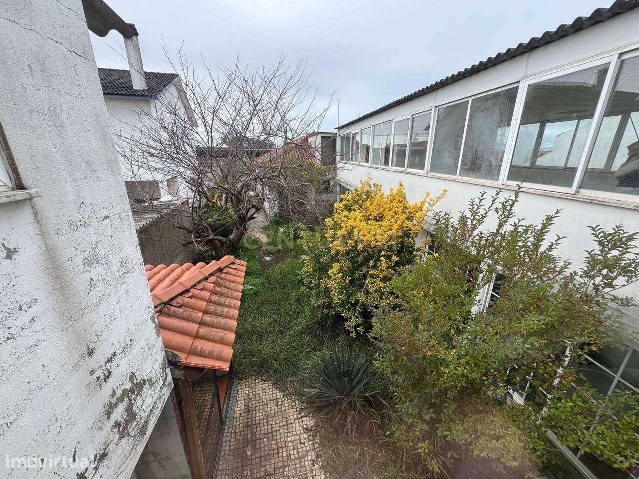 Moradia para recuperar a 3 km da praia - Grande imagem: 4/21