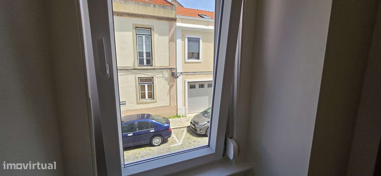 Apartamento T2 Remodelado em Lisboa - Oportunidade Imperdível!-3