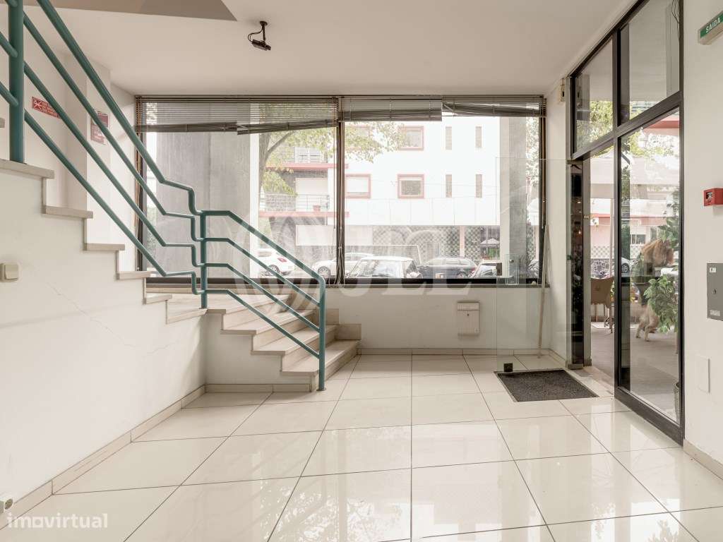 Espaço comercial no Alto de Santa Catarina, Algés, Lisboa - Grande imagem: 4/22