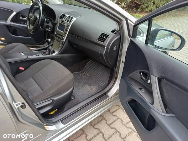 Toyota Avensis 1.8 Premium - 13