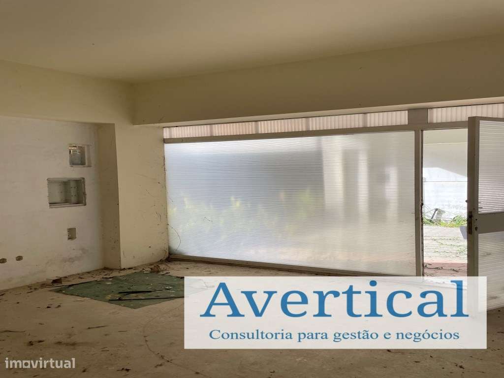 Condomínio com 16 armazéns-19