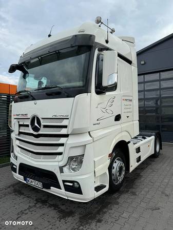 Mercedes-Benz Actros - 1