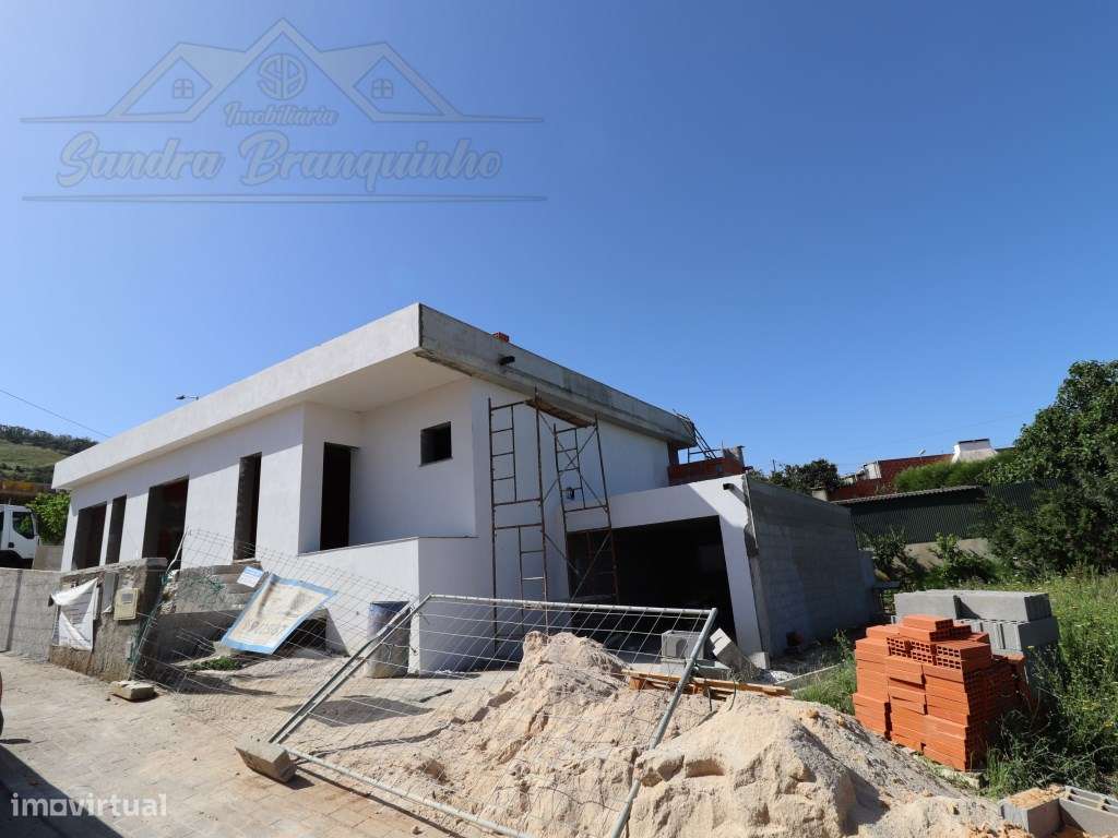 Moradia T3 NOVA estilo CONTEMPORÂNEO-51