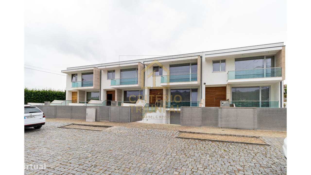 Moradia Geminada T3 em Penafiel-42