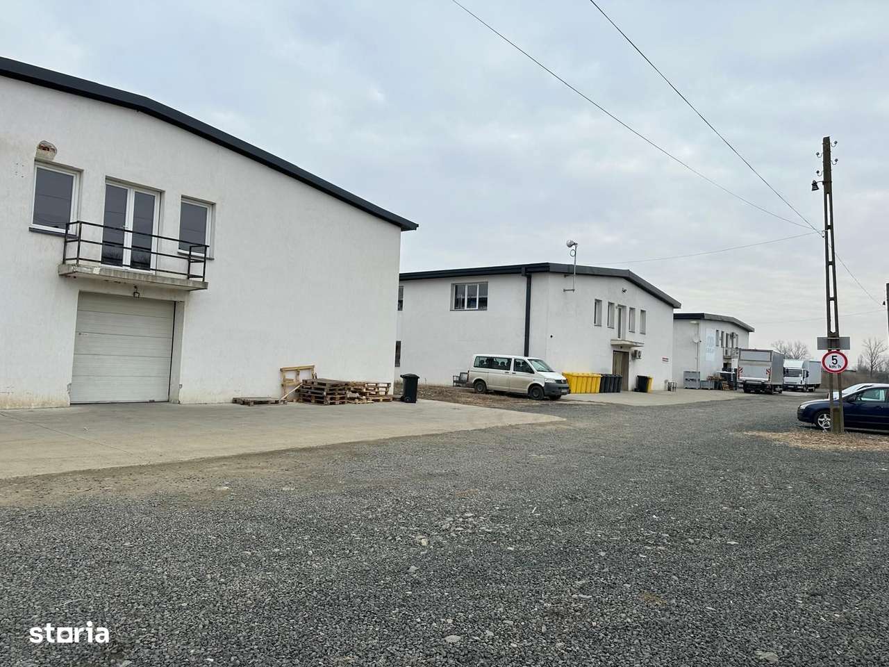 DE ÎNCHIRIAT: Hală industriala 1.000 mp Arad – etaj, acces auto și TIR - Imagine principală: 1/4