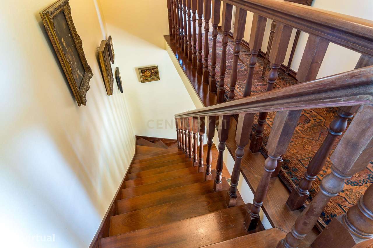 Quinta de 14000m2 com moradia T4 e piscina | Sintra-15