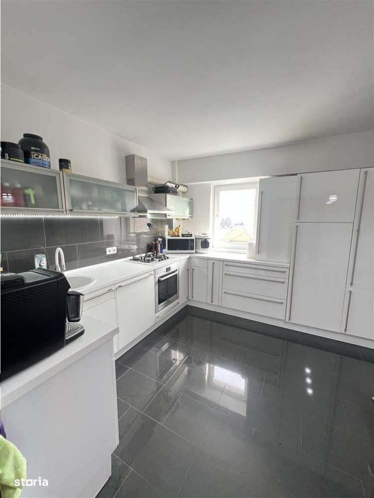 Apartament 3 camere mobilate utilate 2 bai pivnita zona Turnisor Sibiu-11