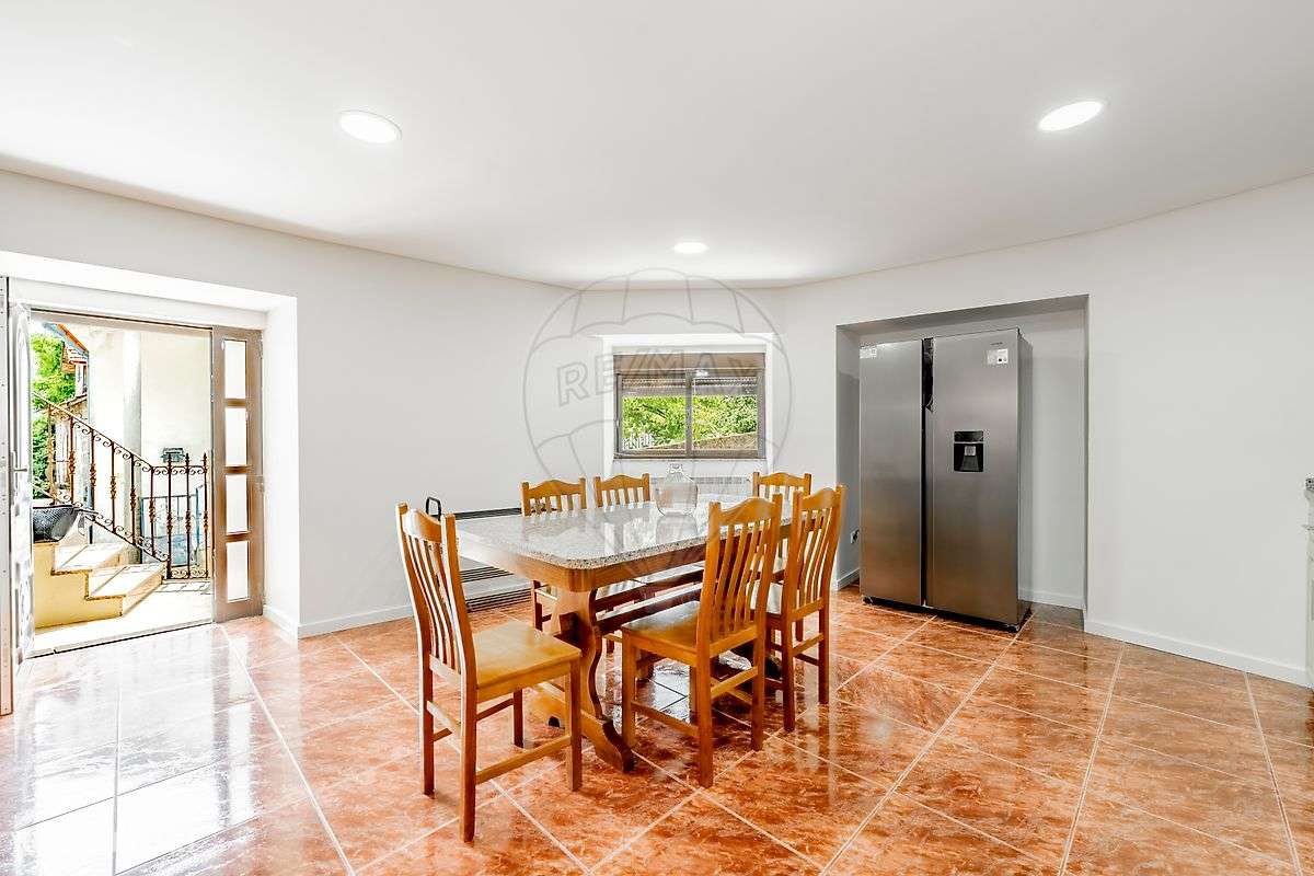 Moradia T4 para venda-10