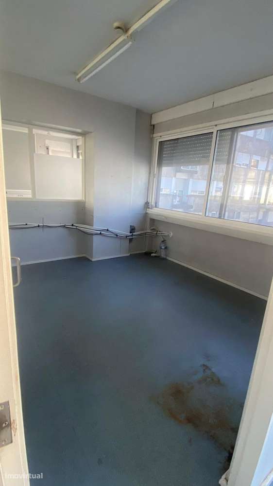 Escritório de 447m², com privilegiada vista, no Centro do Porto-11