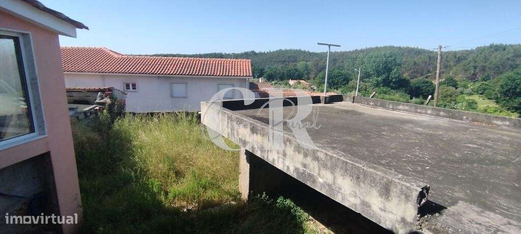 Moradia para restaurar-33