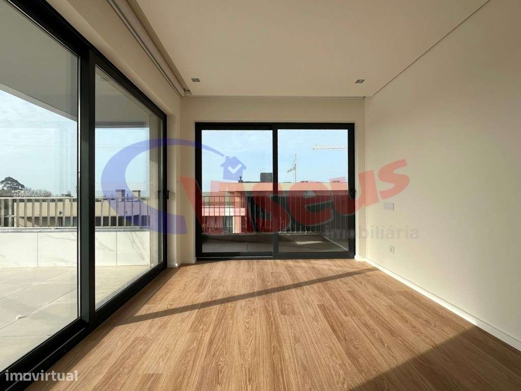 T4 Penthouse com Terraço Canidelo-11