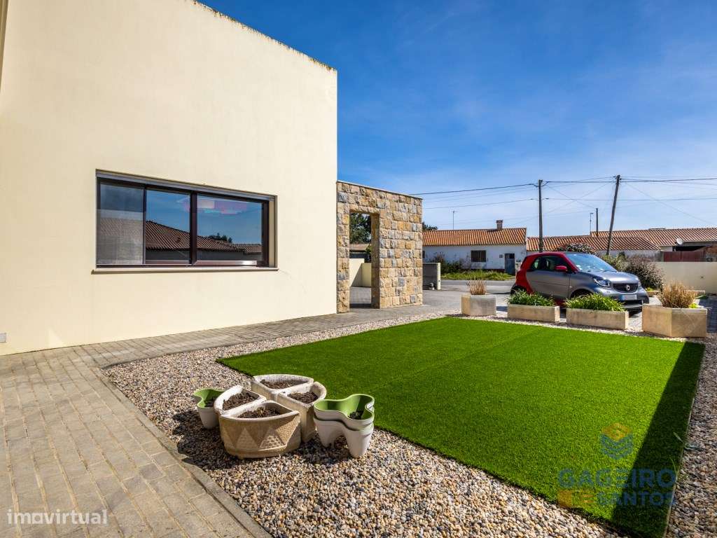 Moradia com piscina e terreno em São Martinho do Porto-55