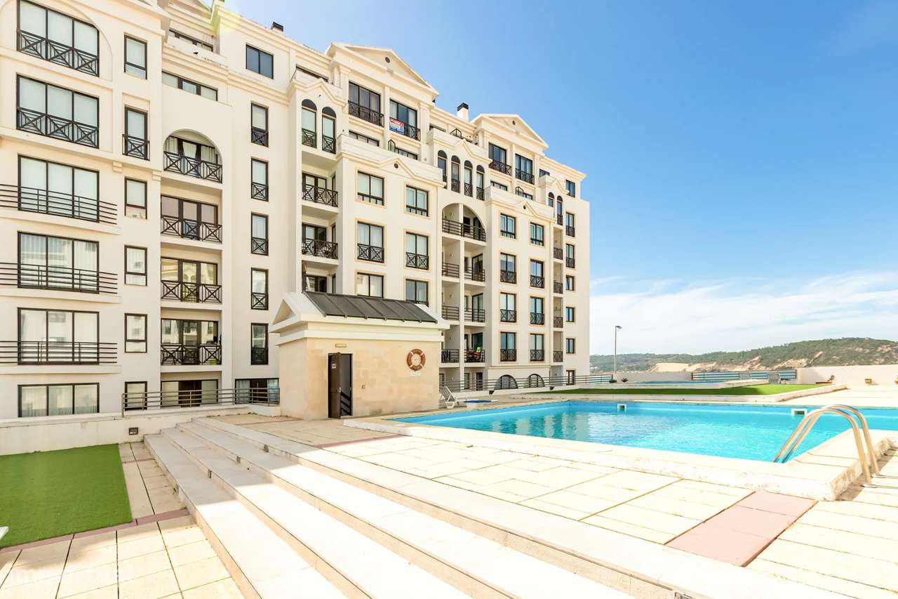 T2 na Marginal de São Martinho do Porto | Piscina com Vista Baía-18