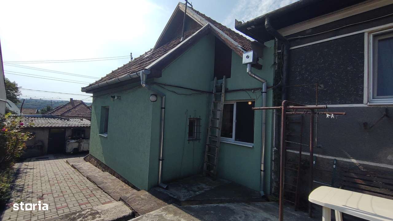 Vand casa cu 3 camere in cartierul Dambul Rotund-3