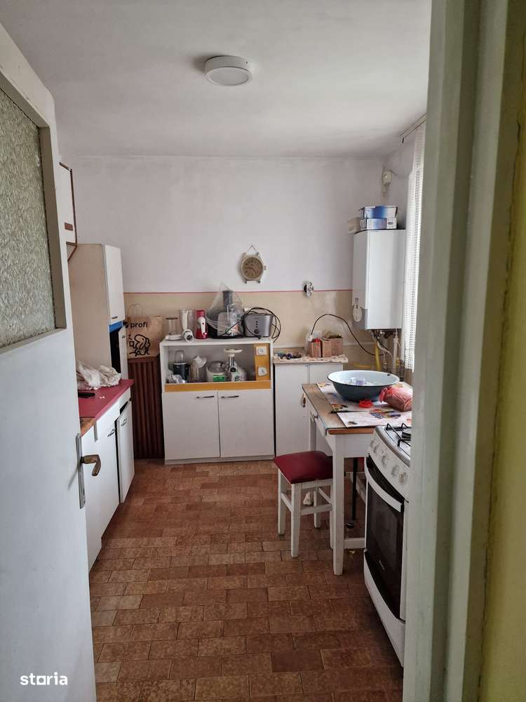 De vanzare apartament 3 camere ,et 4, zona centrală- Suceava-4