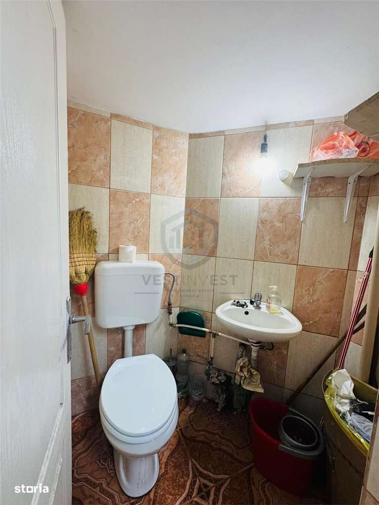 Spatiu comercial la demisol Central cu boxa - Imagine principală: 4/5