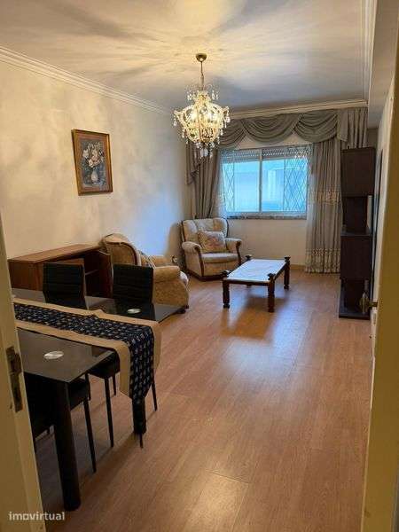 T2 Luminoso no Cacém – Perto de Transportes e Comércio - Grande imagem: 4/12