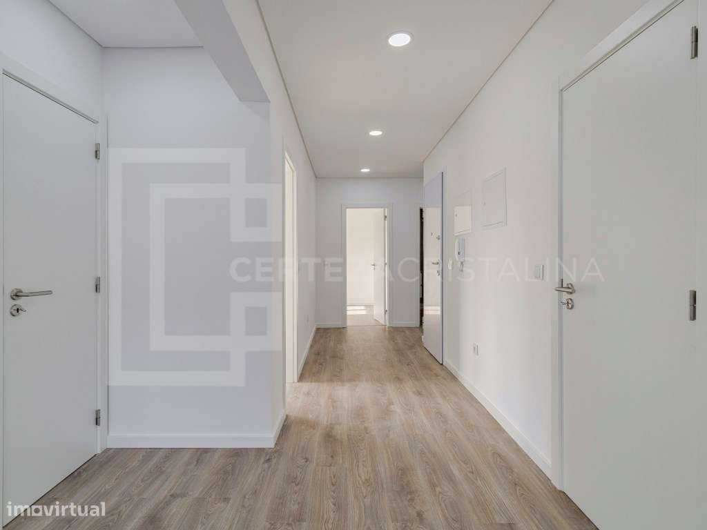 T3 Totalmente Renovado | 3.º Andar | Varanda | Rua S. Joaquim - Set...-11