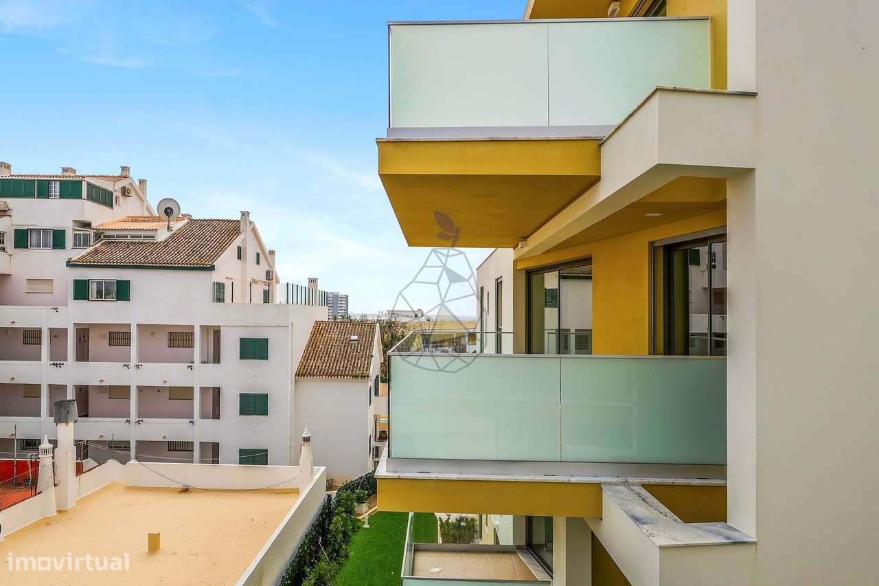 Apartamento T2 Duplex com 2 lugares de estacionamento em Alvor-24