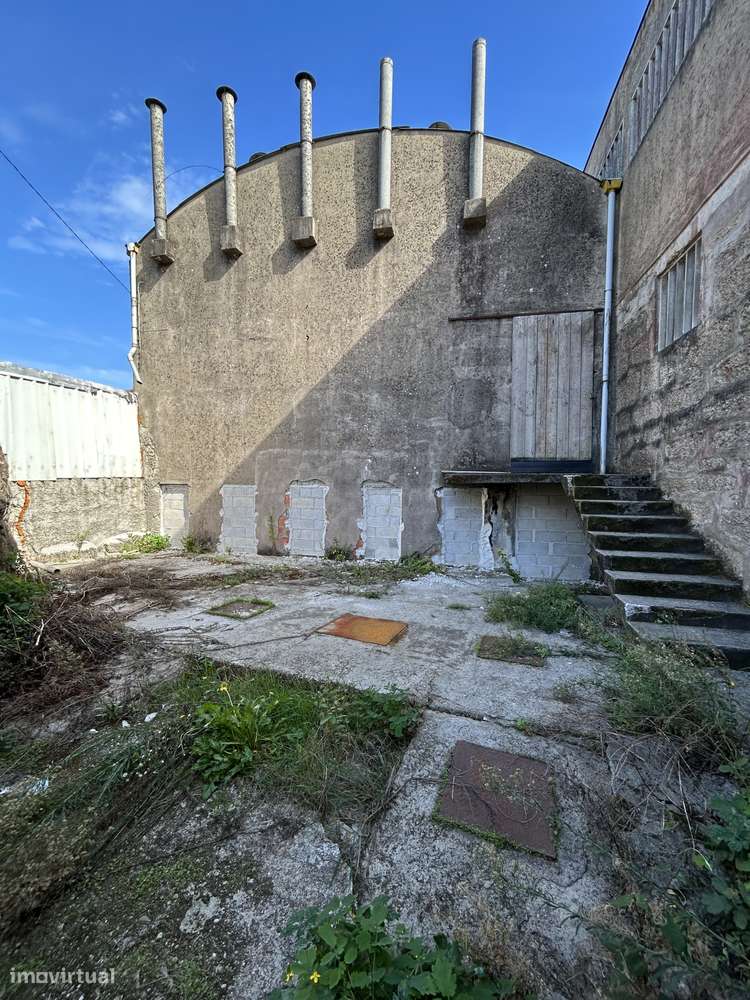 Armazém - Milheirós, Maia - com possibilidade de habitação-9