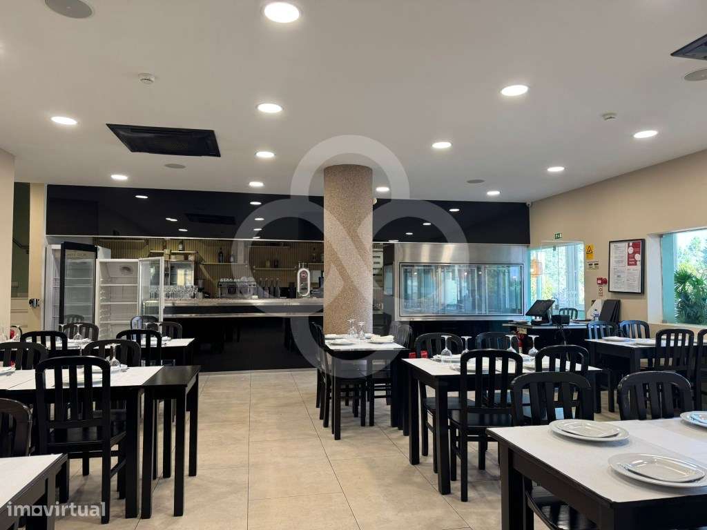 Restaurante churrasqueira cozinha equipada e salas mobiladas em Qui... - Grande imagem: 2/28