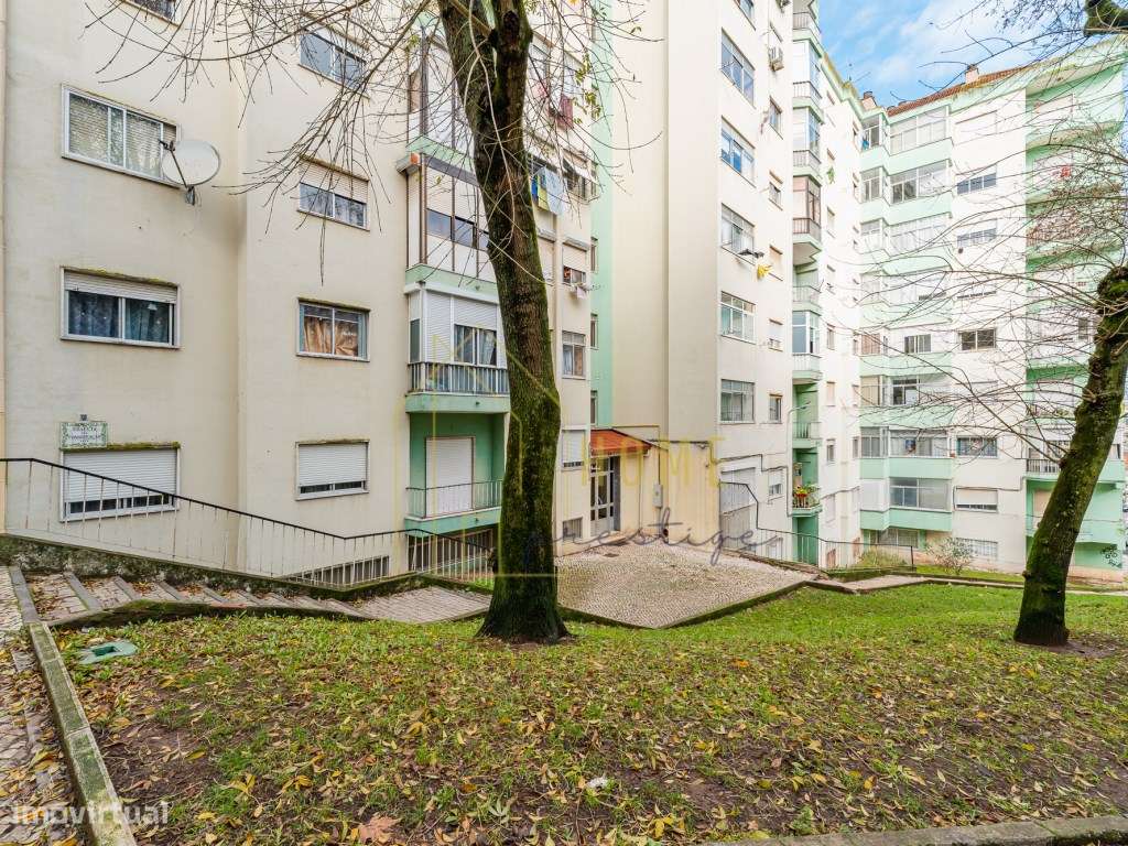 T3 convertido em T4 com Elevador | Junto ao Metro da Reboleira-23