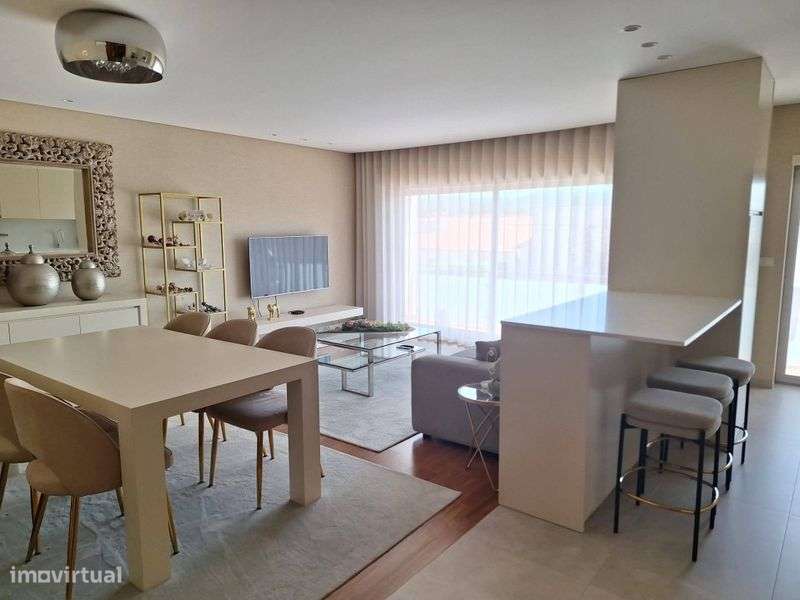 Apartamento T3 com garagem fechada excelente oportunidade