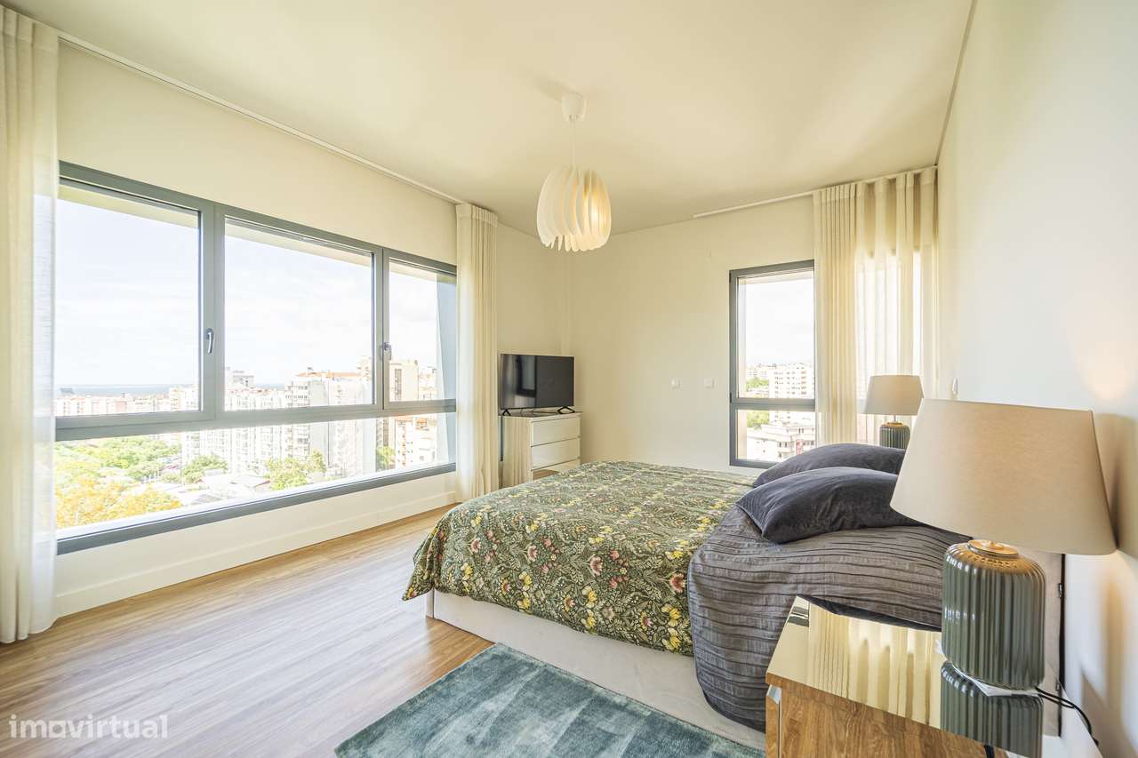 T4 | 183 m² | Miraflores | Vistas Monsanto + Rio-35