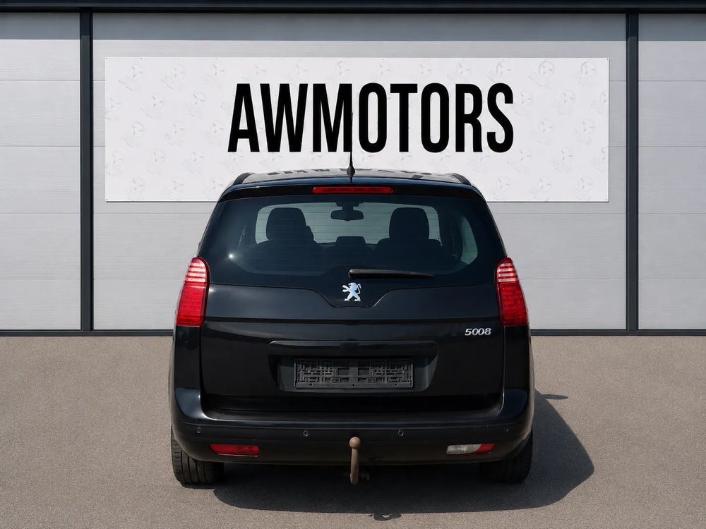 PEUGEOT 5008 2013
