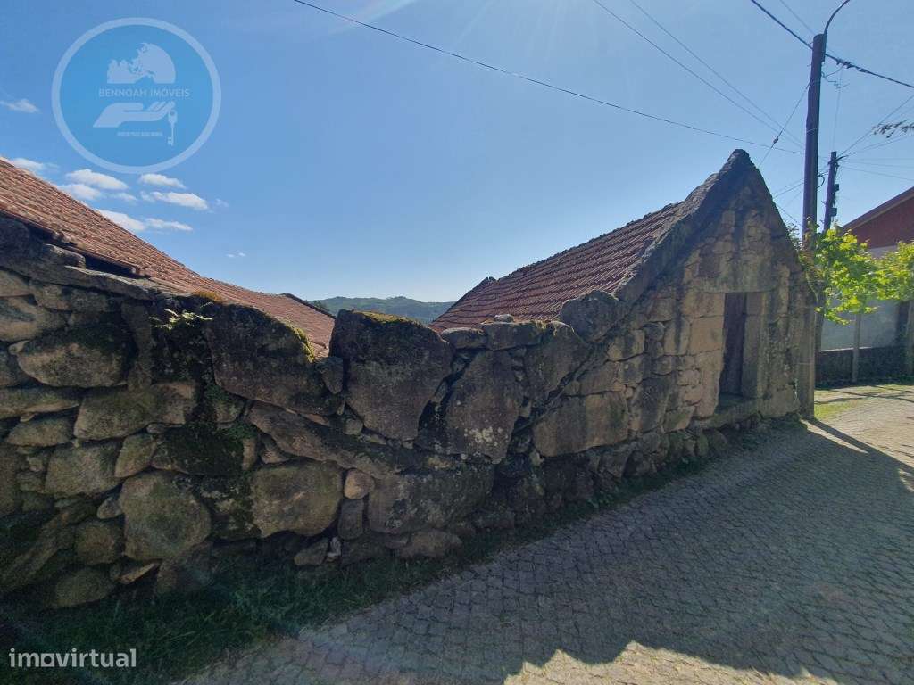 Casa em pedra para restauro em Vila Boa- Cabeceiras de Basto-11
