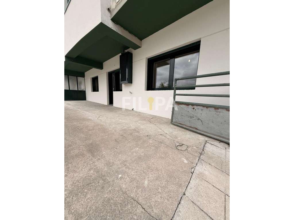 T1+1 Renovado com Terraço em Valongo-22