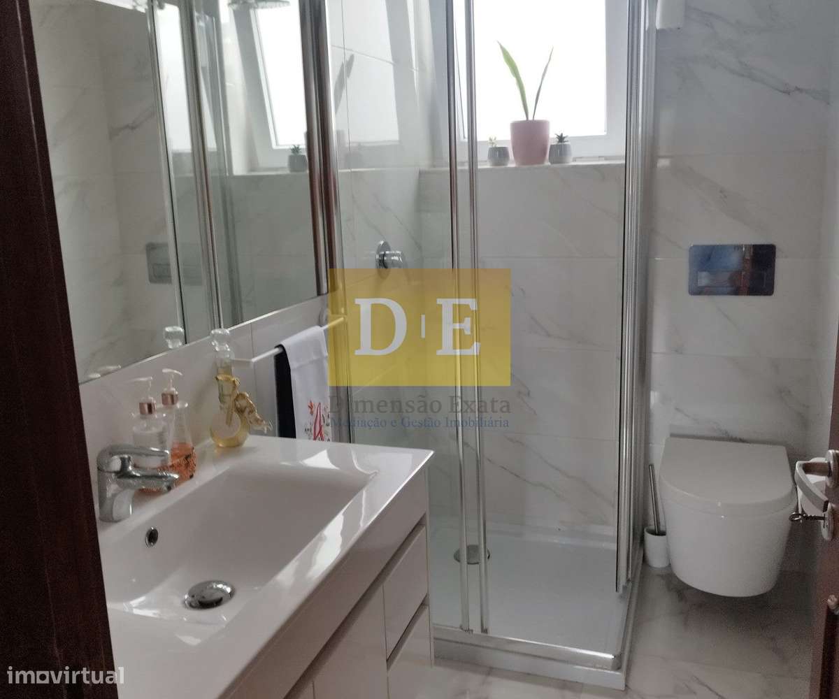 Andar Moradia T3 com Grande Terreno em Zona Estratégica de Perafita-17